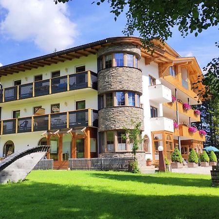 Guesthouse Rungg Badia (South Tyrol) Buitenkant foto