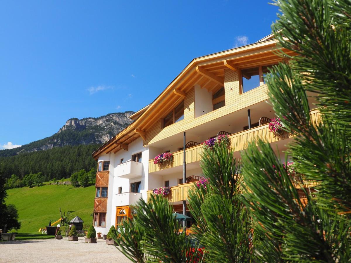 Guesthouse Rungg Badia (South Tyrol) Buitenkant foto