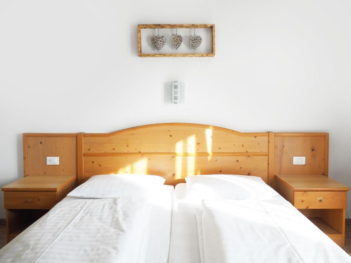Guesthouse Rungg Badia (South Tyrol) Buitenkant foto