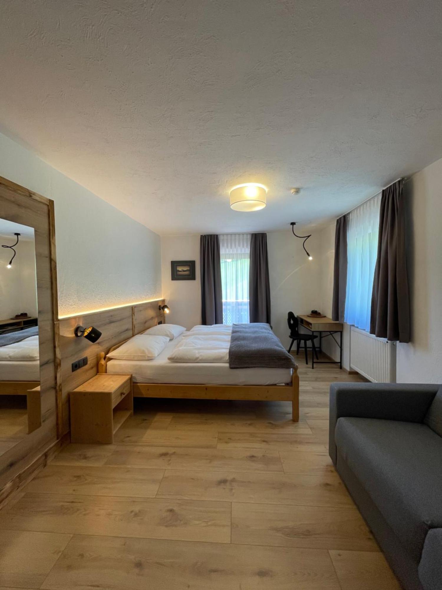 Guesthouse Rungg Badia (South Tyrol) Buitenkant foto