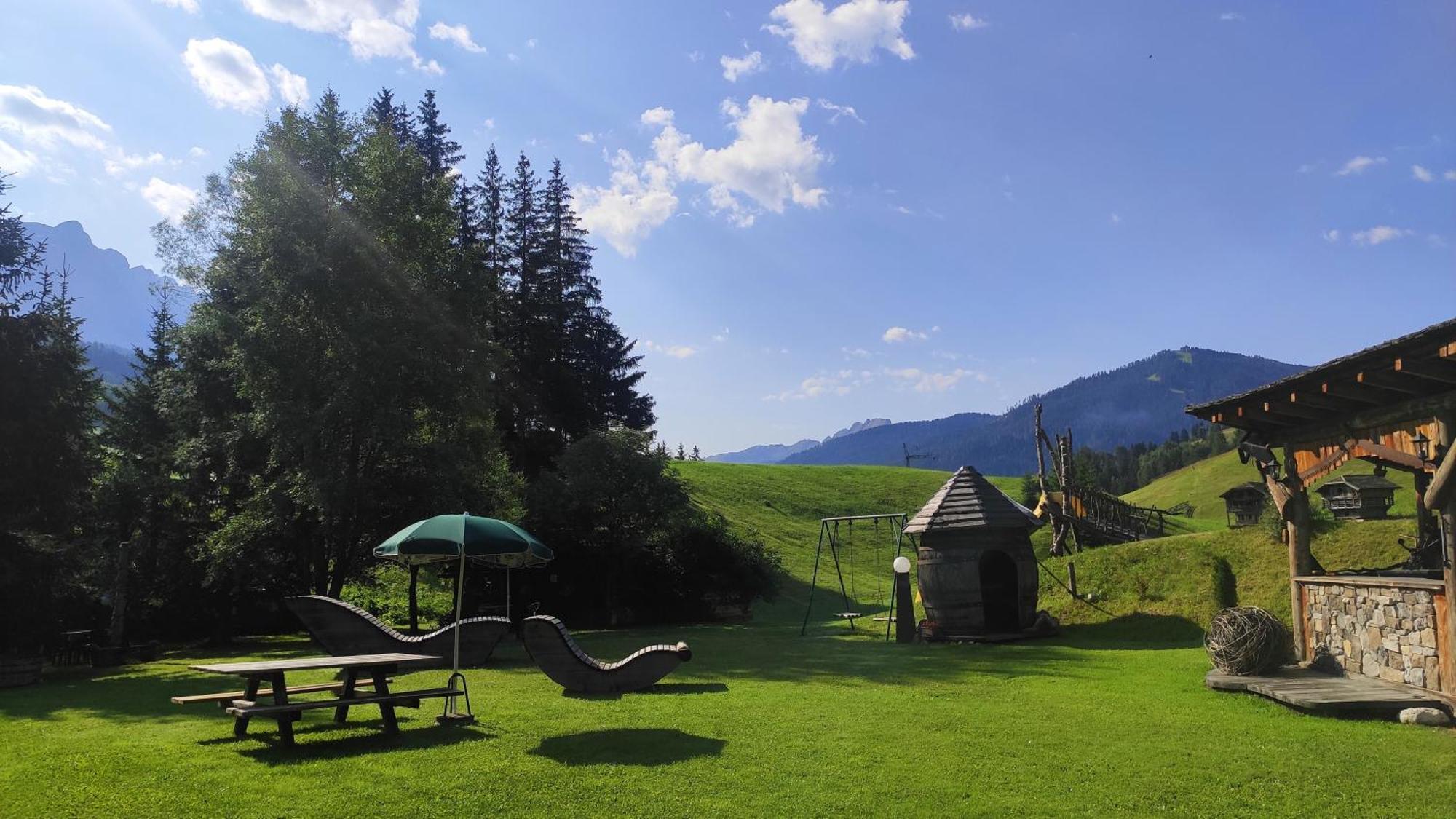 Guesthouse Rungg Badia (South Tyrol) Buitenkant foto