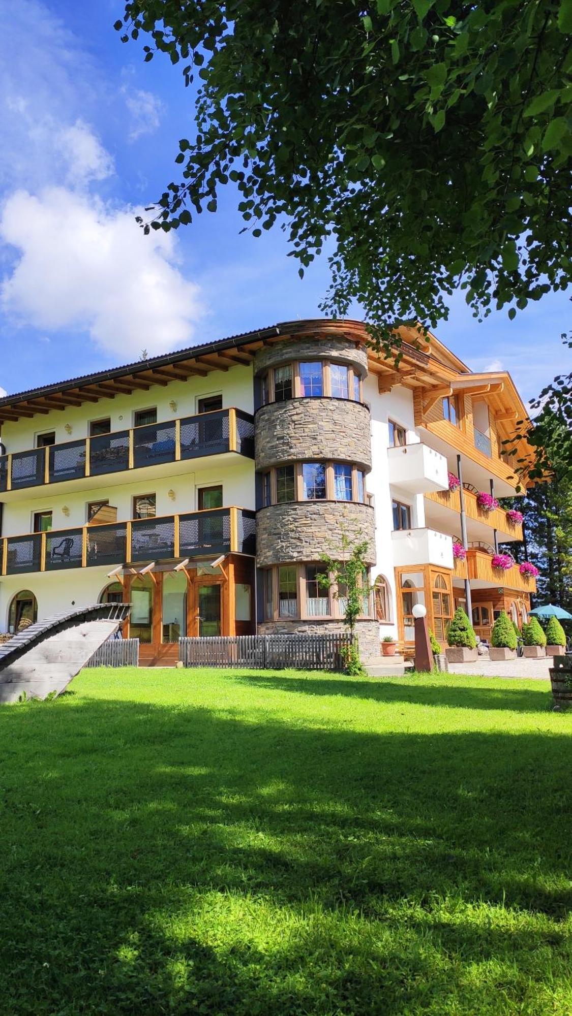 Guesthouse Rungg Badia (South Tyrol) Buitenkant foto