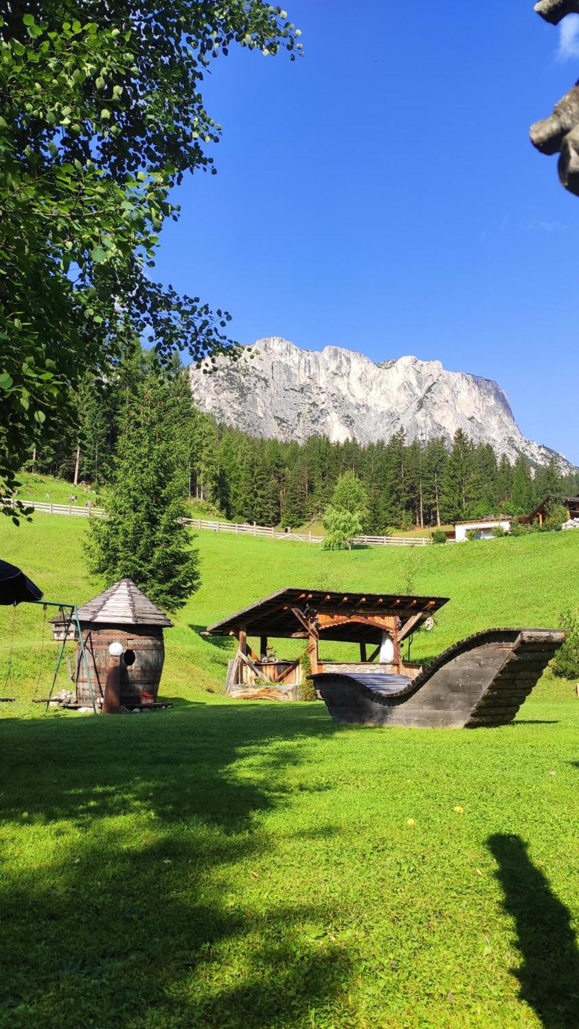 Guesthouse Rungg Badia (South Tyrol) Buitenkant foto