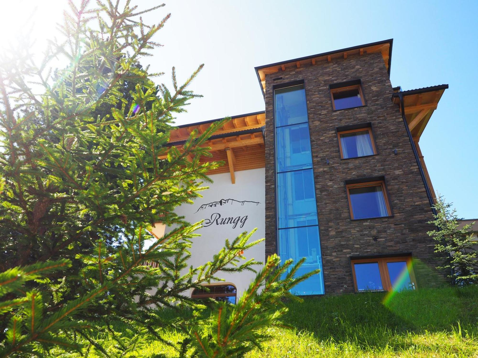 Guesthouse Rungg Badia (South Tyrol) Buitenkant foto