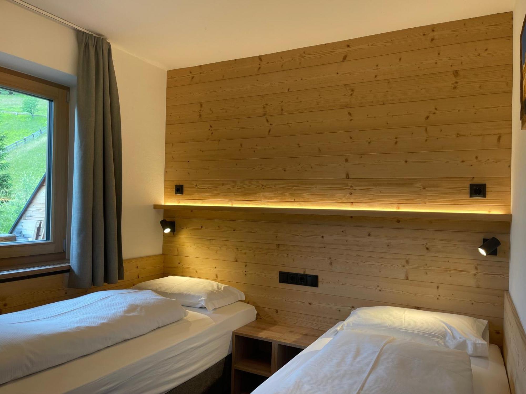 Guesthouse Rungg Badia (South Tyrol) Buitenkant foto